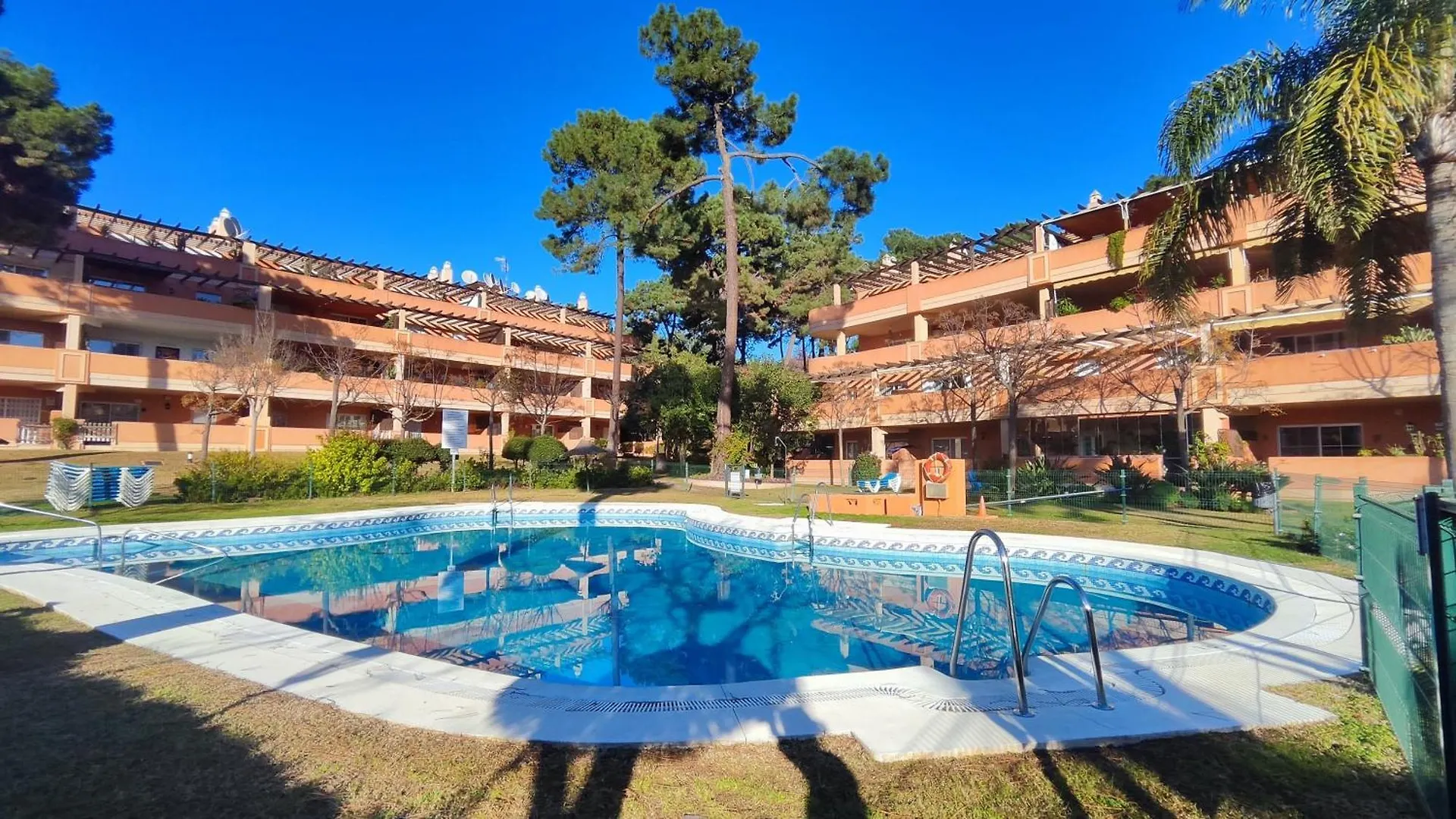 Pinogolf Elviria Marbella With Free Parking, Wifi, Pool And Large Terrace Apartmán