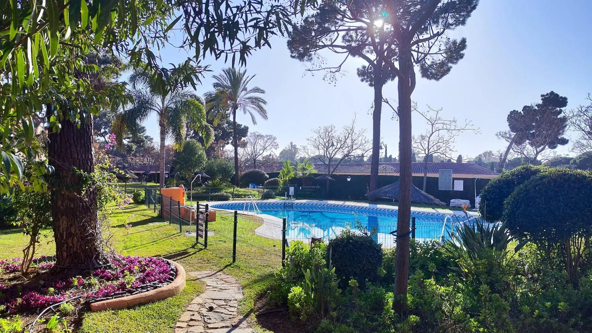 Pinogolf Elviria Marbella With Free Parking, Wifi, Pool And Large Terrace 0*,  Španělsko